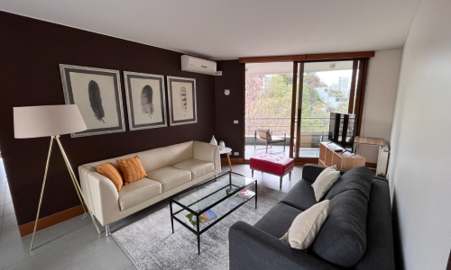 Departamento amoblado en arriendo en Presidente Riesco 2994, El Golf – 2 dormitorios, vista oriente