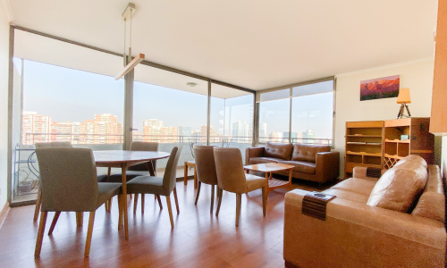 Departamento amoblado de 3 dormitorios en Alonso de Córdova, Las Condes, piso alto con excelente conectividad.
